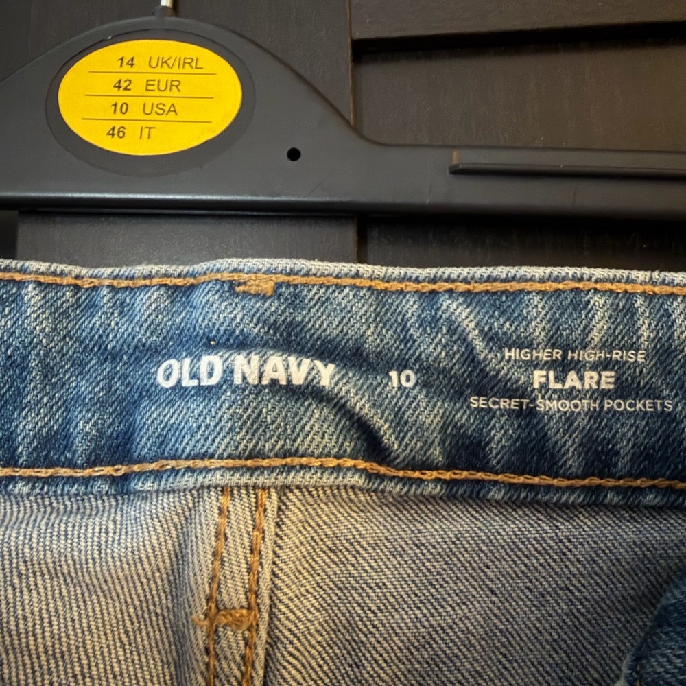 Old Navy Medium Wash Higher Rise Flare Jeans - Picture 2 of 6